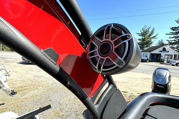 27ft Manitou Yacht For Sale