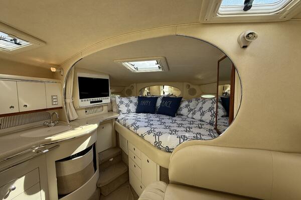 31ft Sea Ray Yacht For Sale