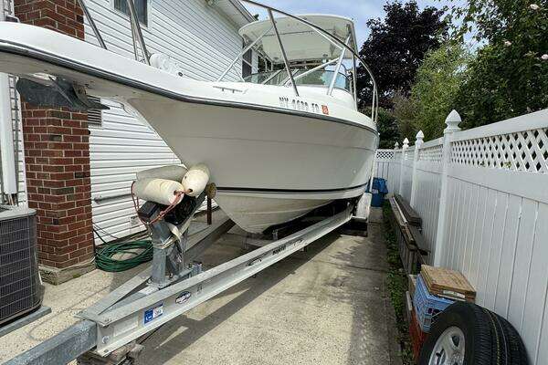 Photo of the 1999 Robalo 2640