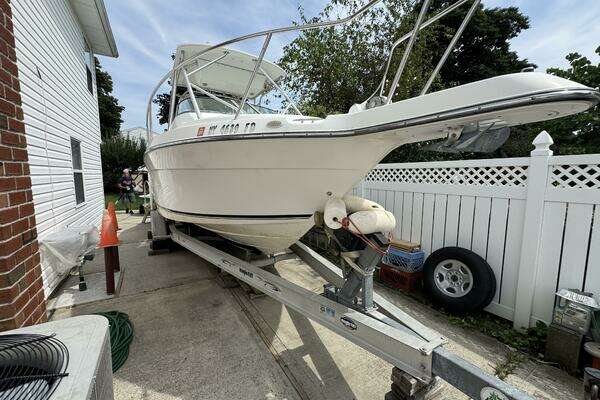 Photo of the 1999 Robalo 2640