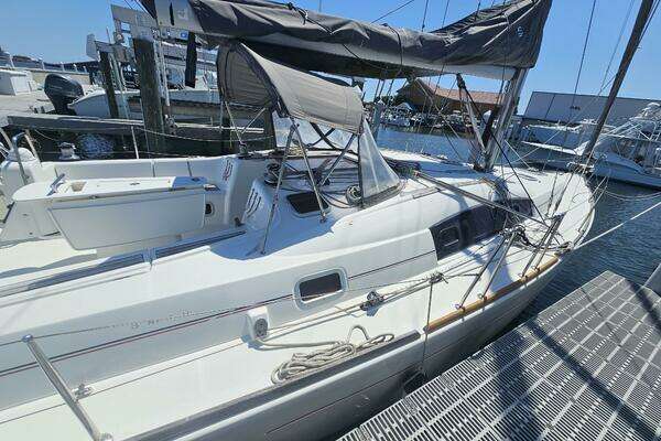 Photo of the 2009 Beneteau Cyclades 43.3 "Sotto Voce"
