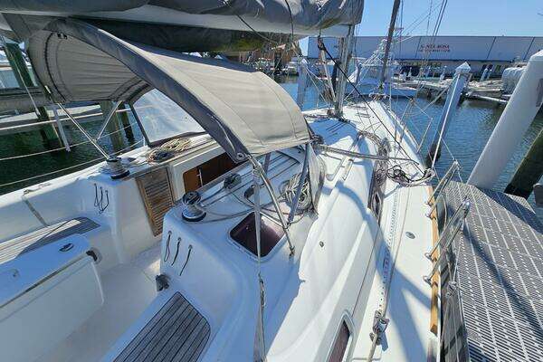 Photo of the 2009 Beneteau Cyclades 43.3 "Sotto Voce"