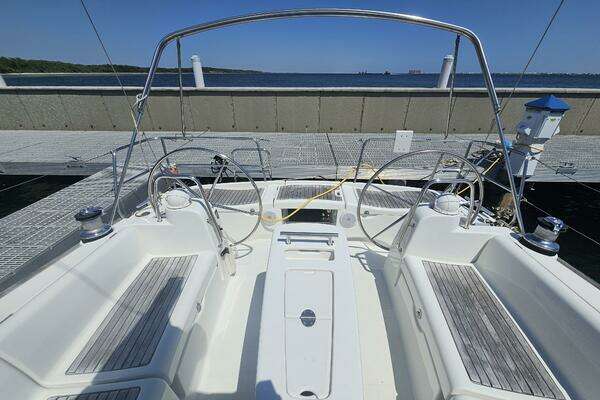 Photo of the 2009 Beneteau Cyclades 43.3 "Sotto Voce"