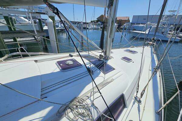 Photo of the 2009 Beneteau Cyclades 43.3 "Sotto Voce"