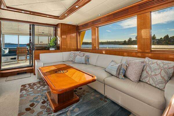 Photo of the 2014 Hampton 720 Skylounge LRC "LA BELLA VITA II"