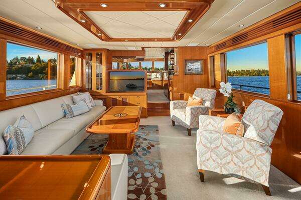 Photo of the 2014 Hampton 720 Skylounge LRC "LA BELLA VITA II"