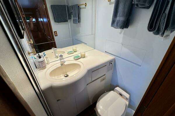 Ocean Alexander 460 Yacht For Sale