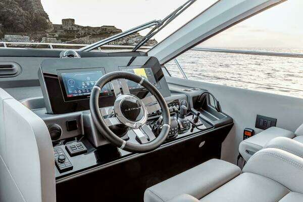 Photo of the 2025 Azimut Fly 53