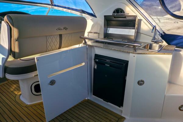 31ft Sea Ray Yacht For Sale