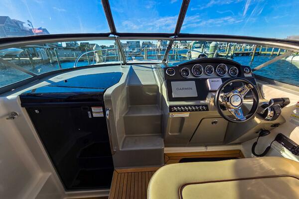 31ft Sea Ray Yacht For Sale