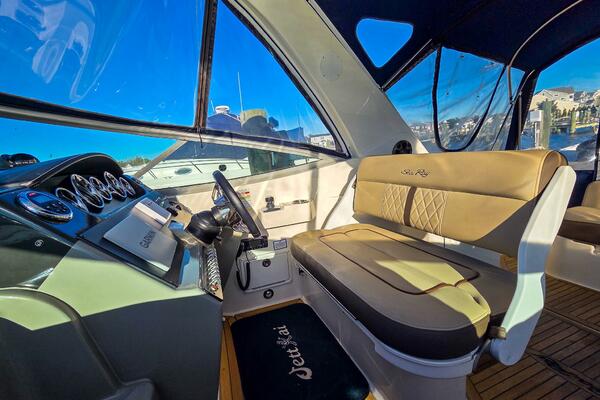 31ft Sea Ray Yacht For Sale