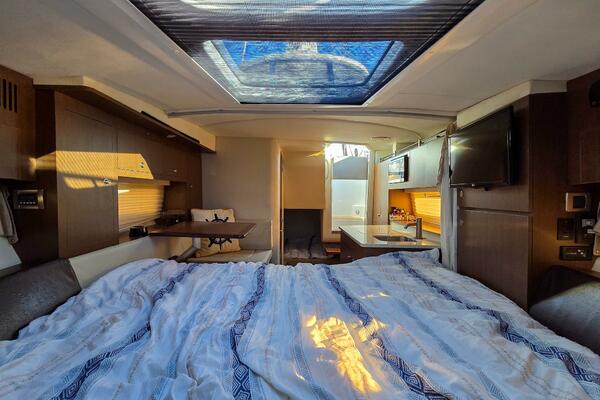 31ft Sea Ray Yacht For Sale