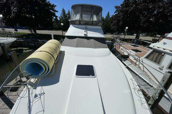 Photo of the 1994 Silverton 34 Motor Yacht