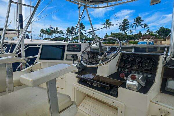 Photo of the 1992 Blackfin Flybridge "LOKAHI"