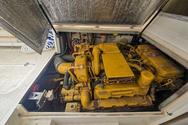 Photo of the 1992 Blackfin Flybridge "LOKAHI"