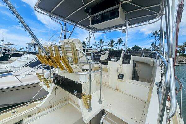 Photo of the 1992 Blackfin Flybridge "LOKAHI"