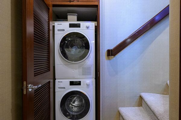 85ft Pacific Mariner Yacht For Sale