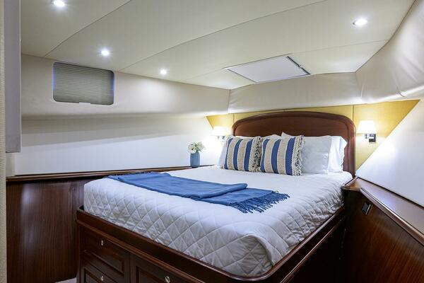 85ft Pacific Mariner Yacht For Sale