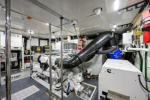 85ft Pacific Mariner Yacht For Sale