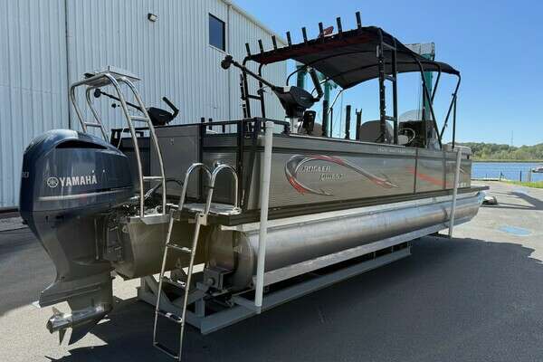 26-ft-Angler Qwest-2023-8526-Whitehall Michigan United States yacht for sale