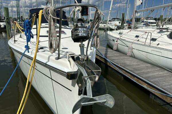 Photo of the 2006 Hunter 38 "Ninkasi"