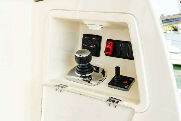 Prestige 550 Flybridge Yacht For Sale