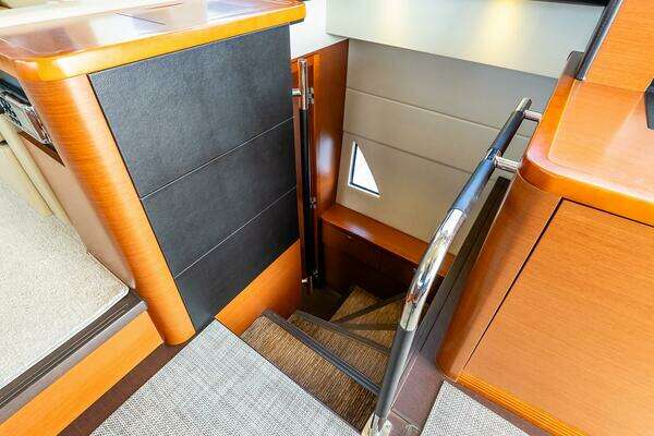 Prestige 550 Flybridge Yacht For Sale