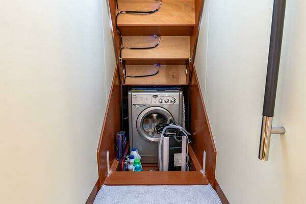 Prestige 550 Flybridge Yacht For Sale