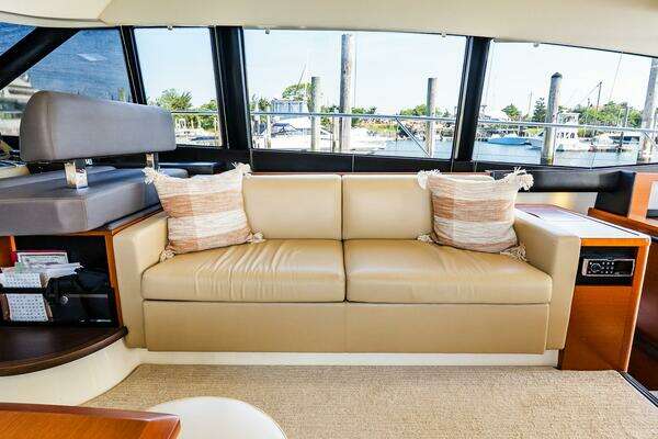 Prestige 550 Flybridge Yacht For Sale