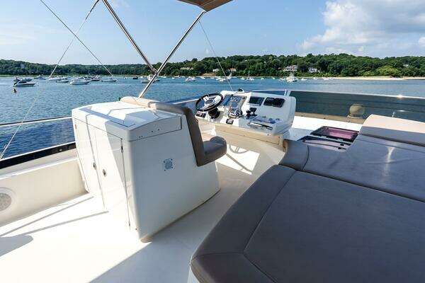 Prestige 550 Flybridge Yacht For Sale