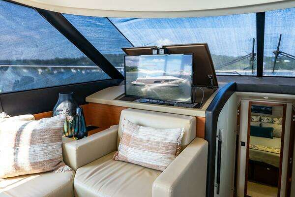 Prestige 550 Flybridge Yacht For Sale