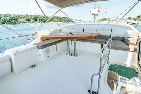 Prestige 550 Flybridge Yacht For Sale