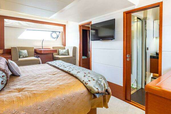 Prestige 550 Flybridge Yacht For Sale