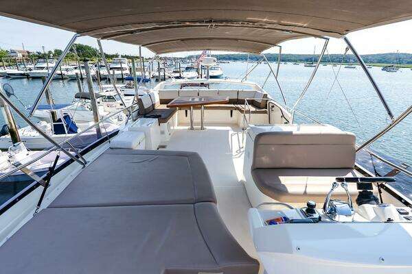 Prestige 550 Flybridge Yacht For Sale