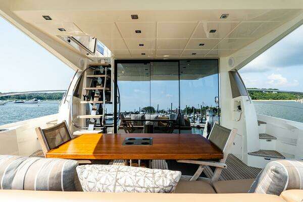 Prestige 550 Flybridge Yacht For Sale