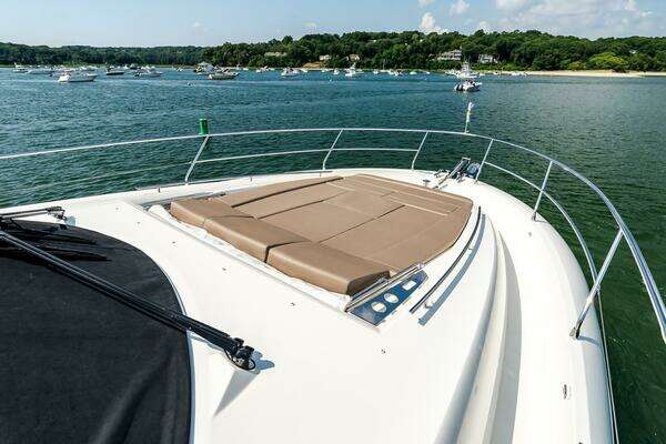 Prestige 550 Flybridge Yacht For Sale