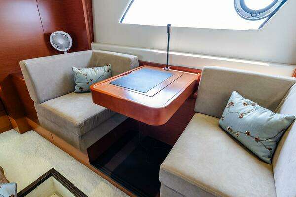 Prestige 550 Flybridge Yacht For Sale