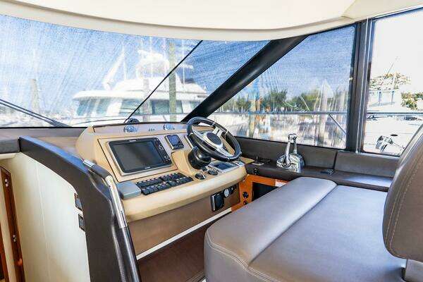 Prestige 550 Flybridge Yacht For Sale