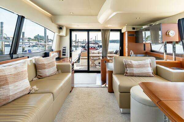 Prestige 550 Flybridge Yacht For Sale