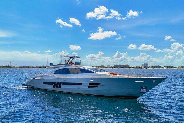 2010 Lazzara Yachts 92