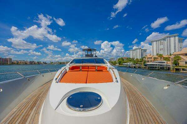 2010 Lazzara Yachts 92