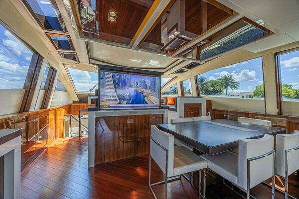 2010 Lazzara Yachts 92