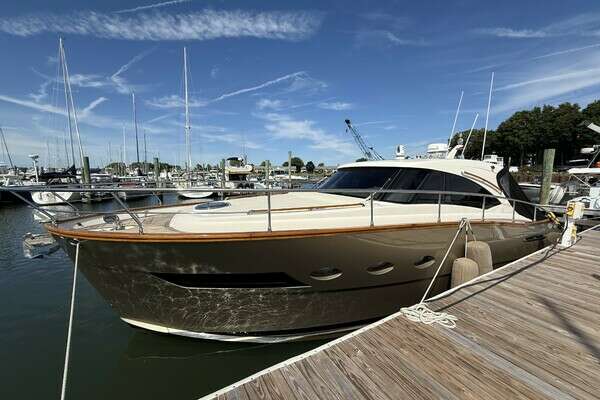 40-ft-Chris-Craft-2018-Commander-Norwalk Connecticut United States yacht for sale