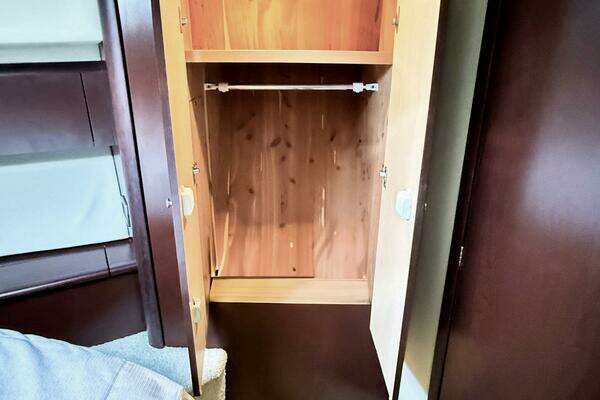 Sea Ray 44 Sedan Bridge Yacht For Sale