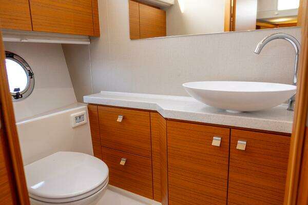 Greenline 48 Fly Yacht For Sale