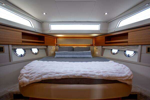 Greenline 48 Fly Yacht For Sale