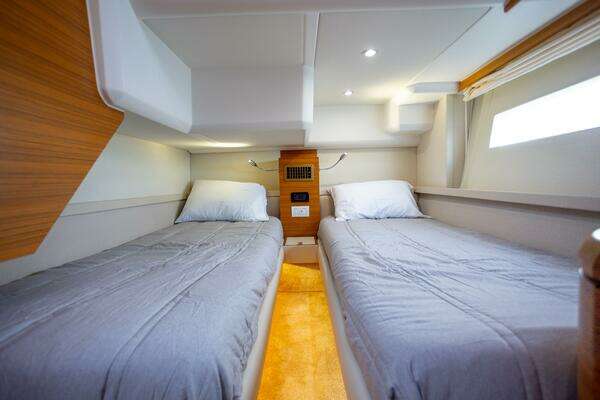 Greenline 48 Fly Yacht For Sale