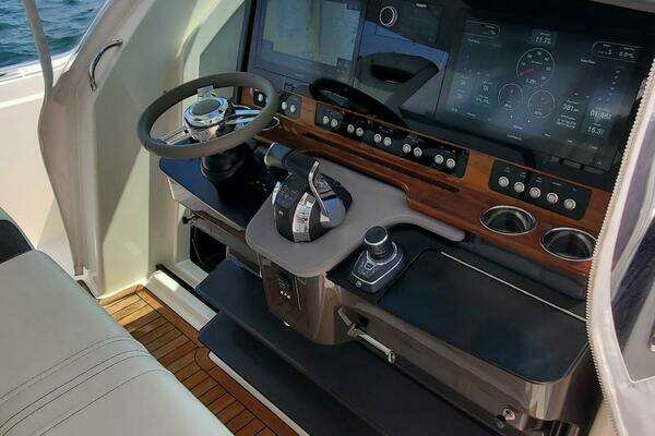 2021 Tiara Yachts 38