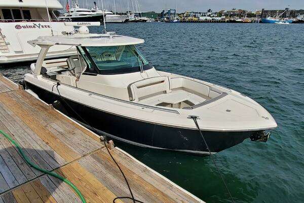 2021 Tiara Yachts 38