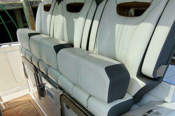 2021 Tiara Yachts 38